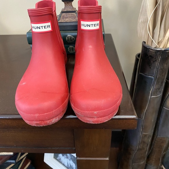 Hunter Chelsea bootie. Size 7. Only worn once - Picture 1 of 3